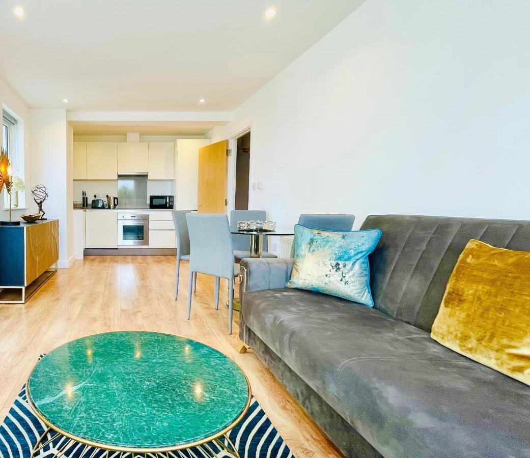 Urban Gem Apartment- Free Parking Enfield Buitenkant foto