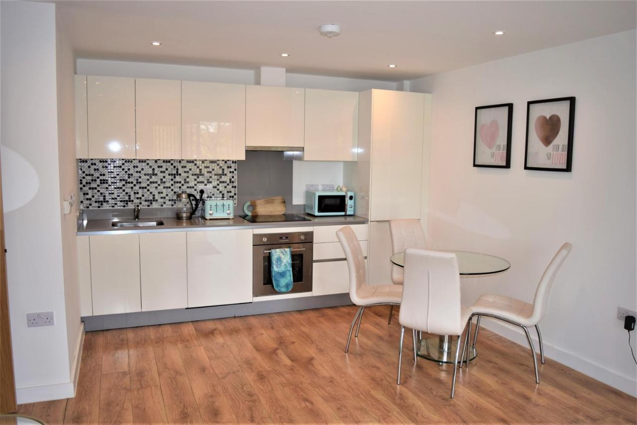 Urban Gem Apartment- Free Parking Enfield Buitenkant foto