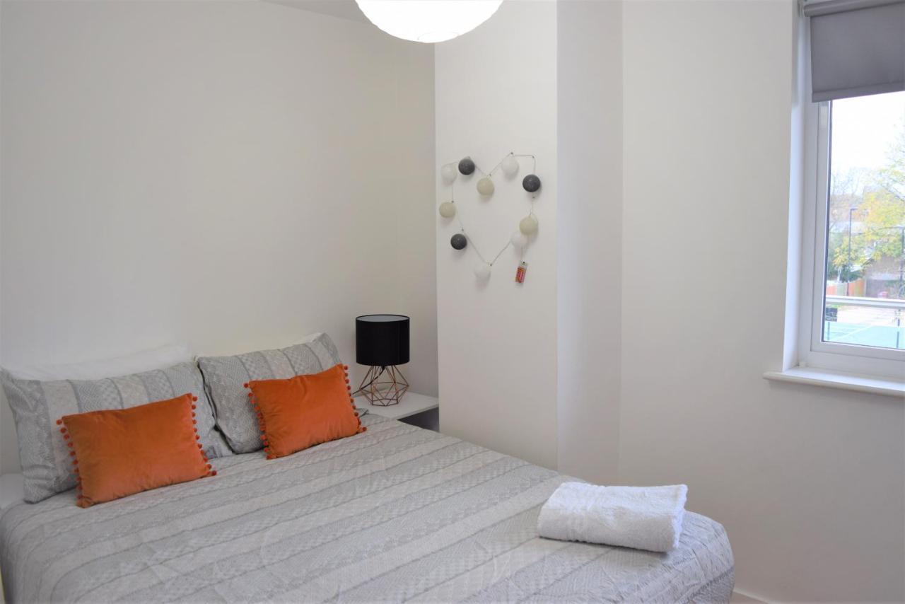 Urban Gem Apartment- Free Parking Enfield Buitenkant foto