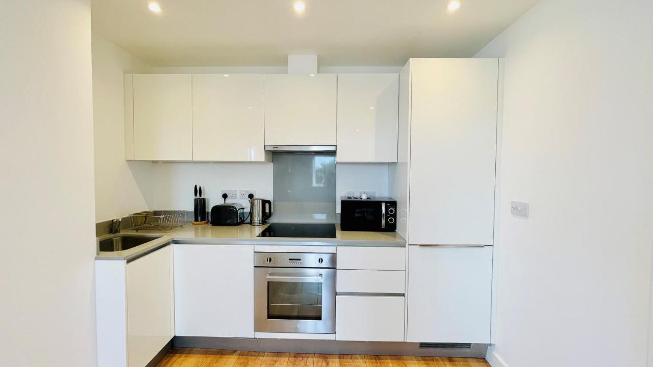 Urban Gem Apartment- Free Parking Enfield Buitenkant foto